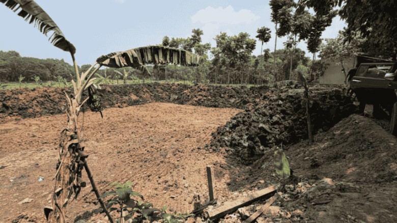 কালীগঞ্জে অবৈধভাবে মাটি কাটায় জরিমানা