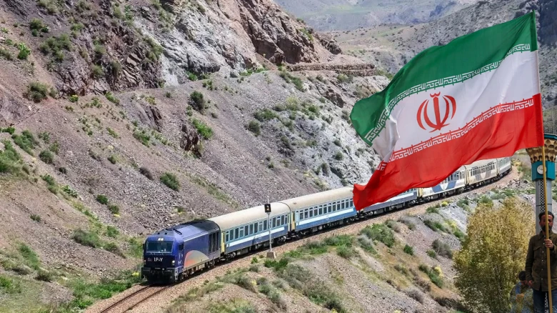 মার্কিন-ইসরায়েলি হামলায় ক্ষতিগ্রস্ত রেল ফের চালু করল ইরান