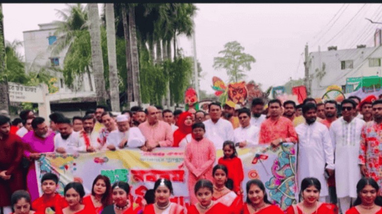 গোপালগঞ্জে বর্ণাঢ্য আনন্দ শোভাযাত্রায় নববর্ষ বরণ