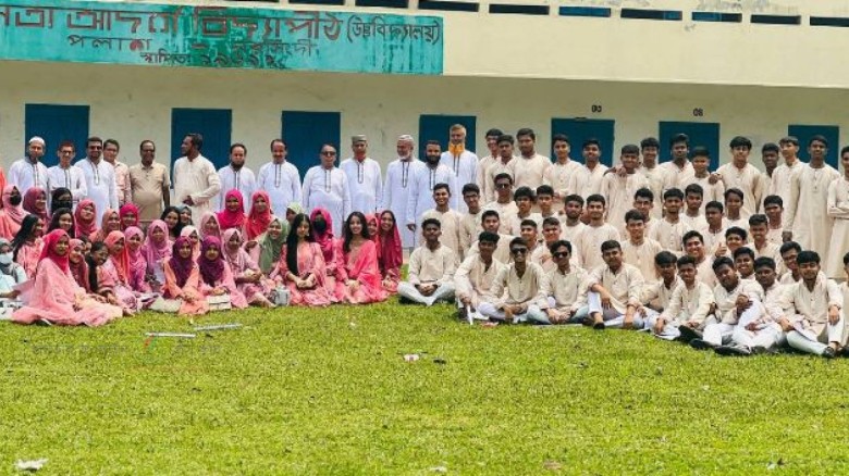 জনতা আদর্শ বিদ্যাপীঠে এসএসসি পরীক্ষার্থীদের বিদায় ও দোয়া মাহফিল