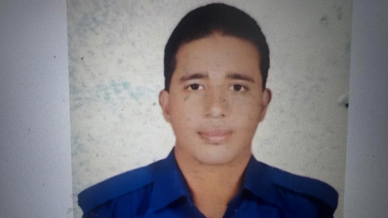 মাথায় অস্ত্র ঠেকিয়ে আত্মহত্যা করলেন পুলিশ সদস্য