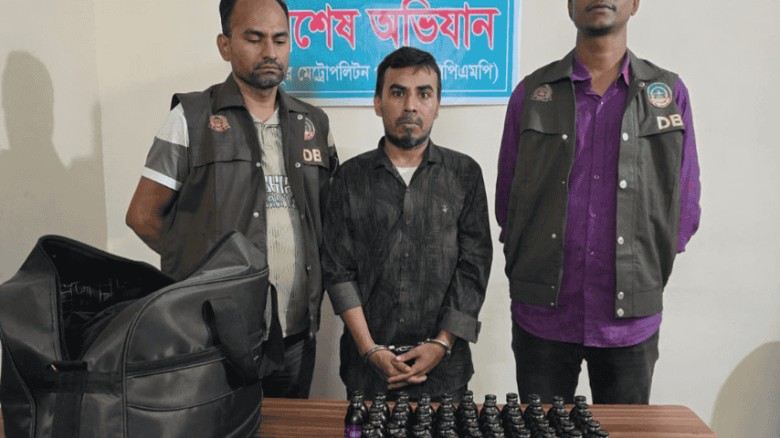 রংপুরে ফেনসিডিলসহ মাদক কারবারি গ্রেফতার