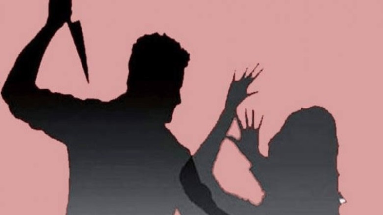 যৌতুকের দাবিতে গৃহবধূকে ছুরিকাঘাত, শ্বশুর গ্রেপ্তার