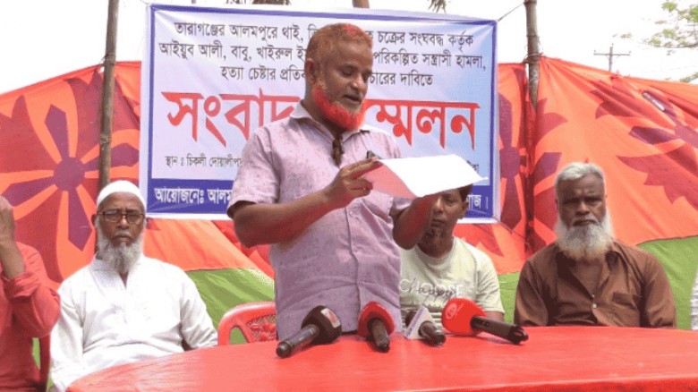 ভিসা প্রতারক চক্রের হামলার প্রতিবাদে সংবাদ সম্মেলন