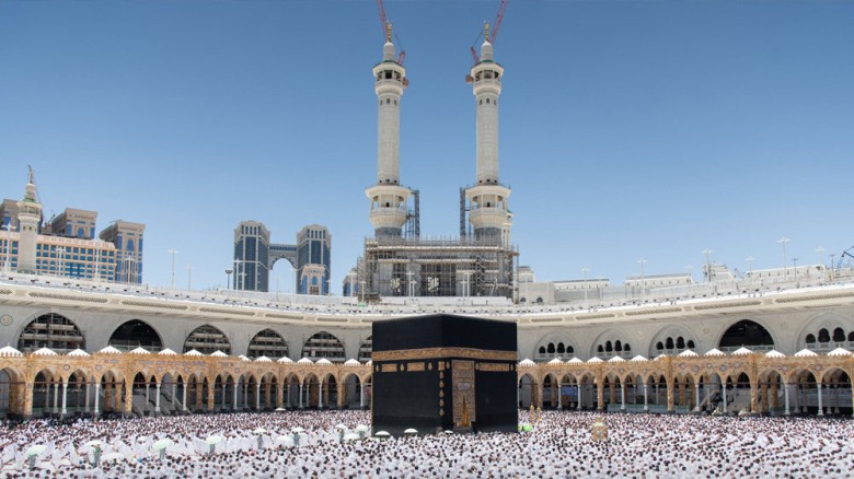 হজের মাধ্যমে যেভাবে দারিদ্র্য ও পাপ দূর হয়