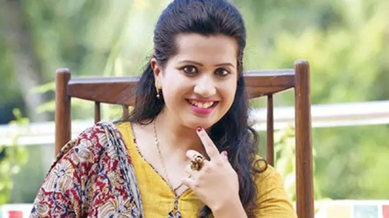 বিএনপিকে ন্যানসির ‘লাল সালাম’: তারকাদের বাদ দিয়ে ত্যাগীদের মূল্যায়ন