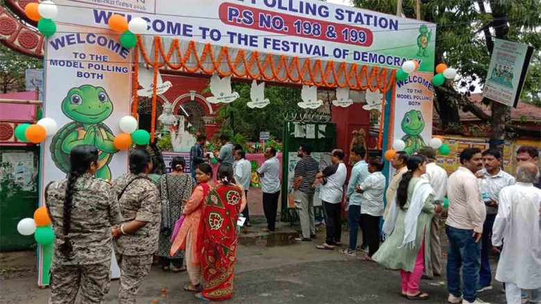 পশ্চিমবঙ্গে বিধানসভা নির্বাচনের প্রথম ধাপের ভোটগ্রহণ শুরু