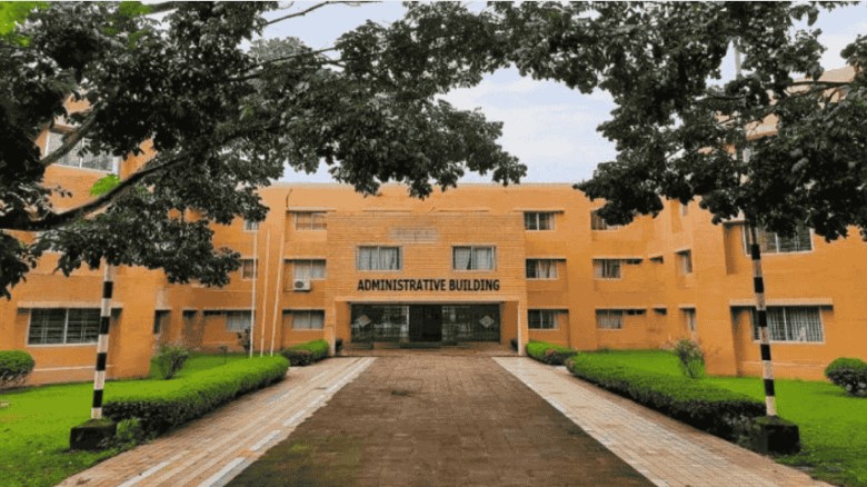 বিদ্যুৎ জটিলতায় খাজা ইউনুস বিশ্ববিদ্যালয় বন্ধ ঘোষণা