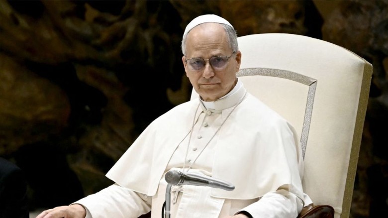 যুক্তরাষ্ট্র-ইরানকে আলোচনা অব্যাহত রাখার আহ্বান পোপের