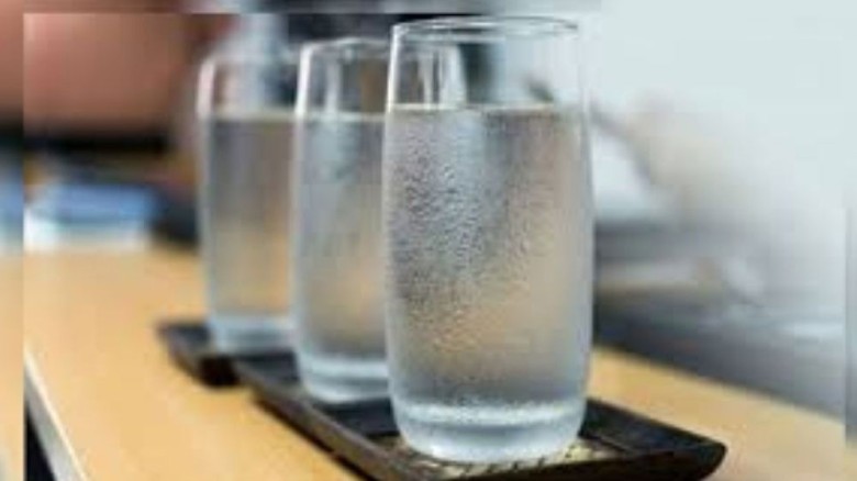 গরমে অতিরিক্ত ঠান্ডা পানি খাওয়া কি উচিত?