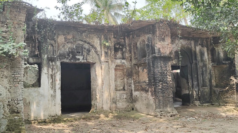 উপমহাদেশের প্রথম হাদিস চর্চাকেন্দ্র: বিলুপ্তির পথে ৭০০ বছরের প্রাচীন স্মৃতি