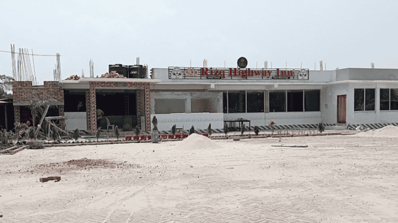 মুকসুদপুরে নিষেধাজ্ঞা উপেক্ষা করে ভবন নির্মাণের অভিযোগ