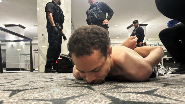 ট্রাম্পের নৈশভোজে গুলি চালানো কে এই কোল টমাস