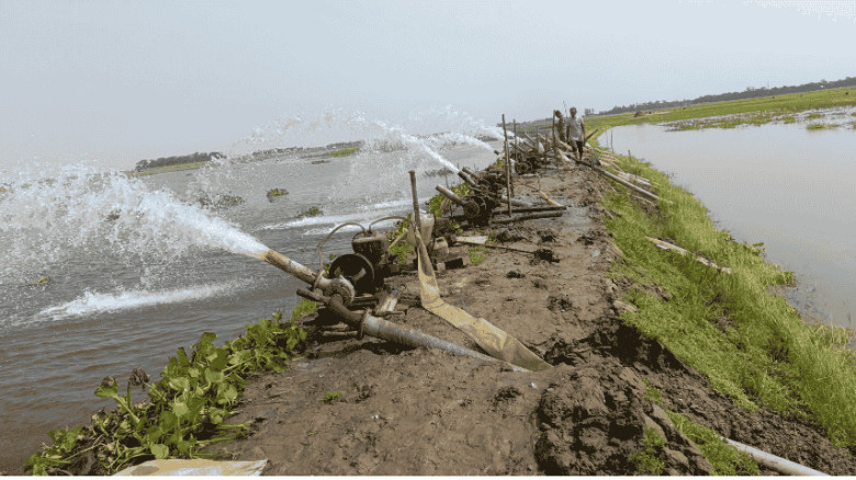 মদনে অকাল বন্যার কবলে কৃষকের স্বপ্ন