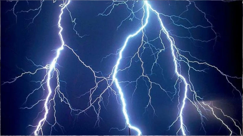 বজ্রপাতে সারা দেশে ১২ জনের প্রাণহানি