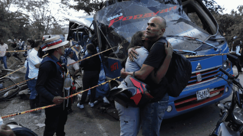 কলম্বিয়ায় বোমা হামলায় নিহত ১৩, আহত ১৭