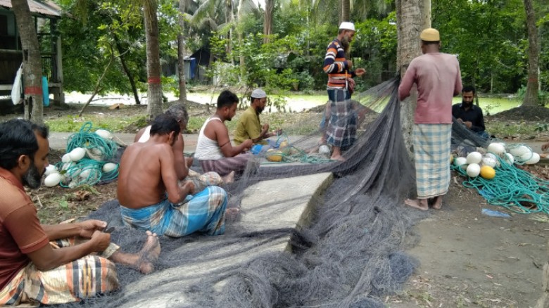 উপকূলের জেলেদের কাছে অজানা মে দিবস