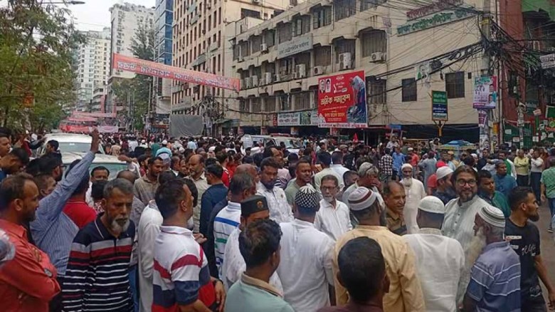 নয়াপল্টনে শ্রমিক দলের সমাবেশে নেতাকর্মীদের ঢল