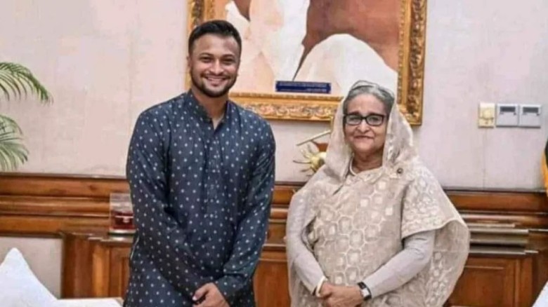 আওয়ামী লীগেই প্রতিজ্ঞাবদ্ধ সাকিব: ‘পল্টি দেওয়ার অভ্যাস নেই’