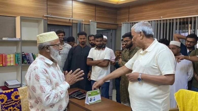 কলেজে হামলা: এমপির মধ্যস্থতায় ছাত্রদল নেতাদের ক্ষমা করলেন অধ্যক্ষ