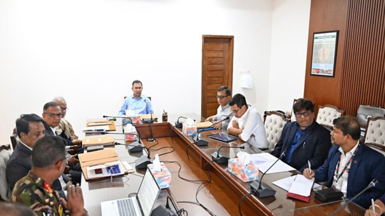 বস্ত্র ও পাট মন্ত্রণালয়ের সঙ্গে প্রধানমন্ত্রীর বৈঠক