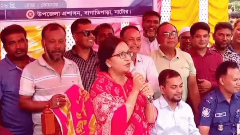 বাগাতিপাড়ায় প্রতিমন্ত্রীর খাল পুনঃখনন উদ্বোধন