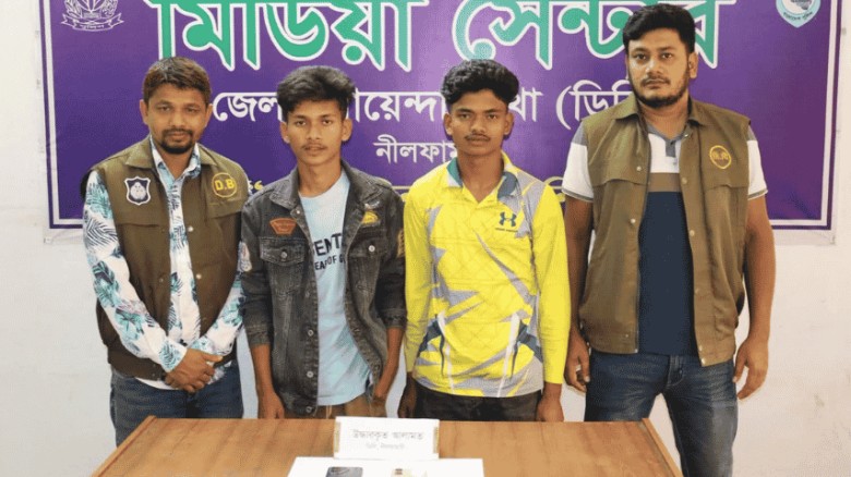 নীলফামারীতে ভিসা জালিয়াতি চক্রের সদস্য গ্রেপ্তার