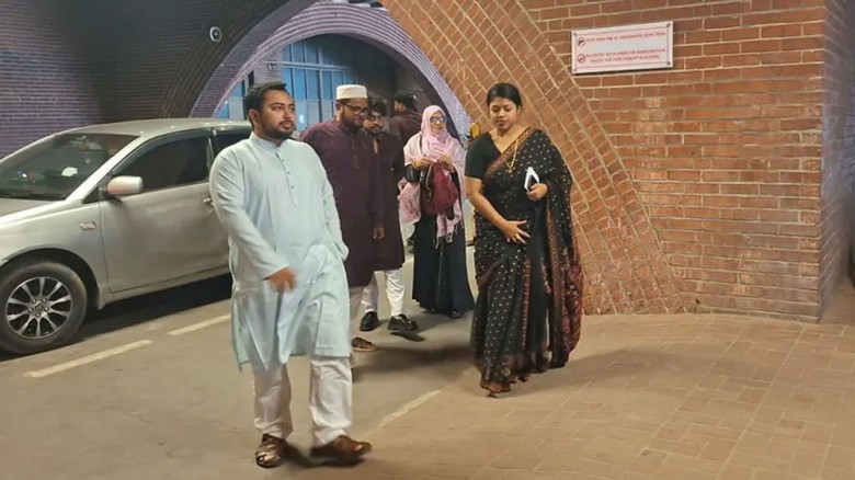 শপথ নিতে সংসদে এনসিপি নেত্রী নুসরাত তাবাসসুম