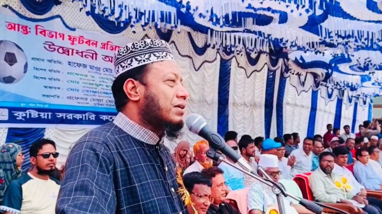 আমির হামজা মঞ্চে উঠতেই শুরু হয় ভুয়া ভুয়া স্লোগান
