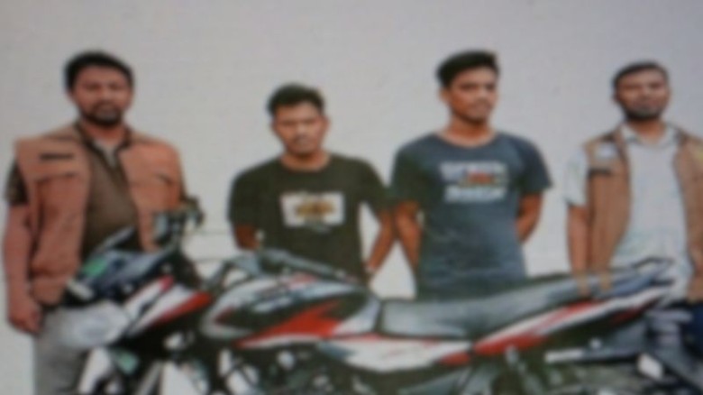 রাজশাহীতে চোরাই মোটরসাইকেলসহ গ্রেফতার ২