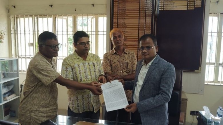 হাওরে ফসলডুবি: কৃষকদের ঋণ মওকুফের দাবি