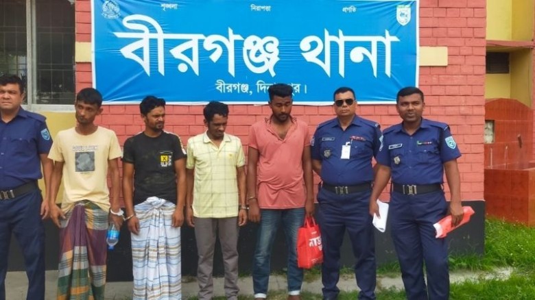 বীরগঞ্জে ৫ মাদক সম্রাট গ্রেফতার