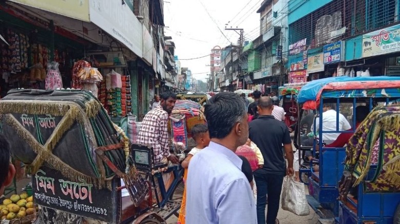 ট্রাফিক ব্যবস্থাপনার দুর্বলতায় যানজটে নাকাল সৈয়দপুরবাসী