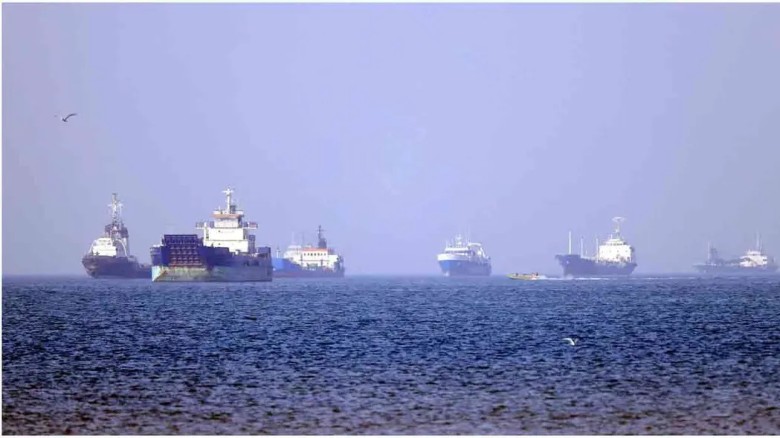 যুক্তরাষ্ট্রের নিষেধাজ্ঞা মানলে হরমুজ প্রণালিতে বিপদে পড়বে দেশগুলো: ইরান