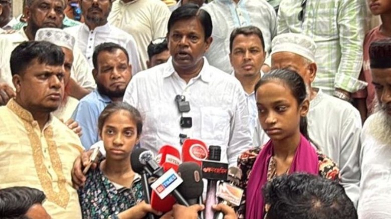 দুই এতিম মেয়ের সব দায়িত্ব নিলেন এমপি আশফাক