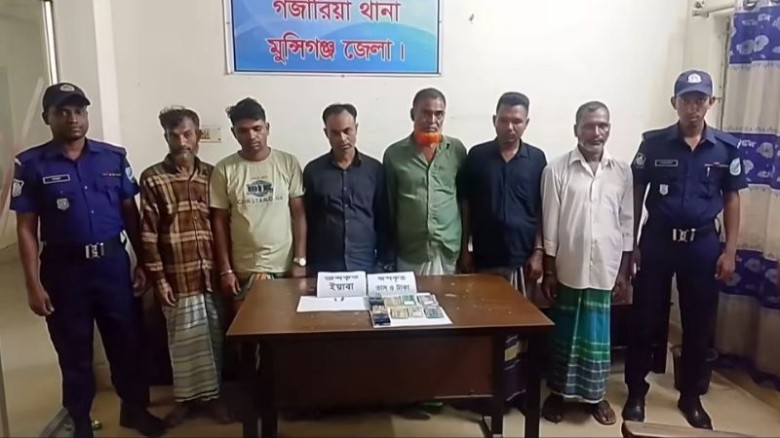 গজারিয়ায় মাদকবিরোধী অভিযানে গ্রেফতার ৬