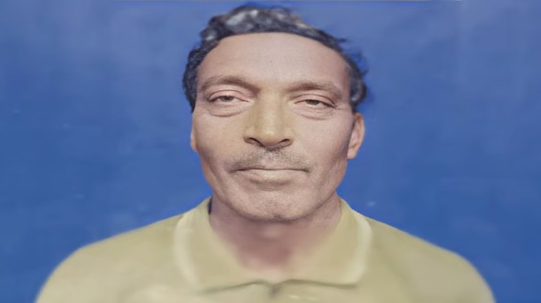 নদীতে ভেসে যাওয়ার পর ভারতে বৃদ্ধের লাশ, শেষ দেখার অপেক্ষায় স্বজনরা