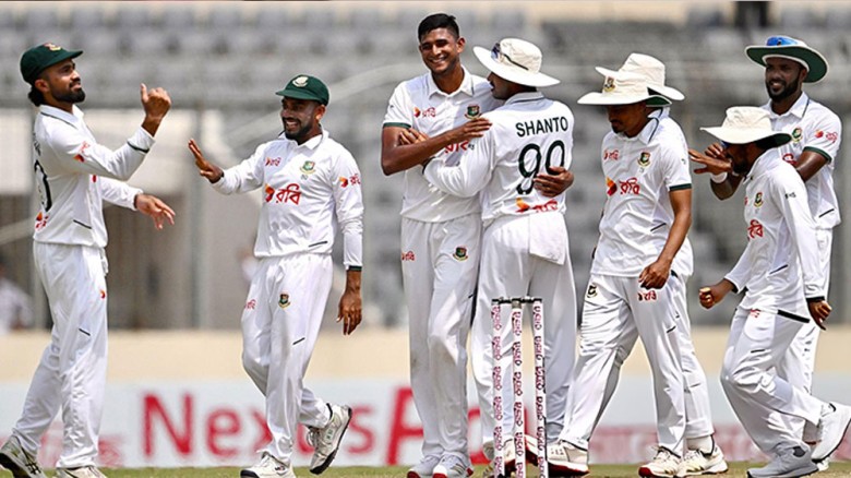 জয়ের সুবাস পাচ্ছে বাংলাদেশ