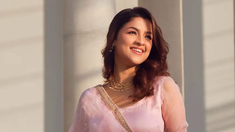 নিজেকে মানবিক মানুষ বলতেই পছন্দ করি: সাদিয়া আয়মান