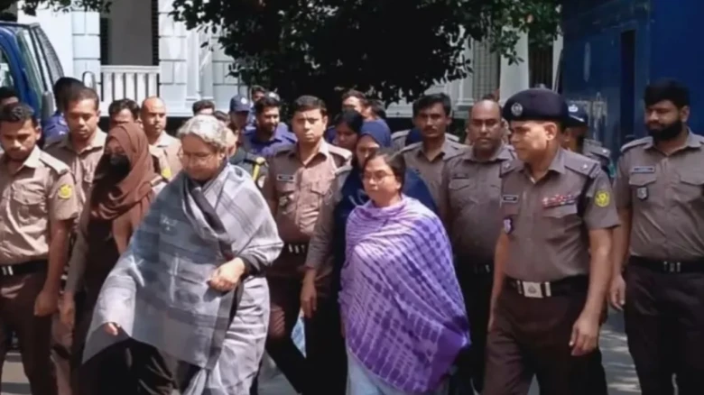 শাপলা চত্বর হত্যাকাণ্ডের ঘটনায় কারাগার থেকে ট্রাইব্যুনালে দীপু মনি-মোজাম্মেল বাবু