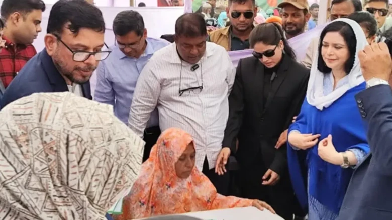 কড়াইল বস্তিতে ডা. জুবাইদা রহমানের ‘ফ্রি হার্ট ক্যাম্প’ উদ্বোধন