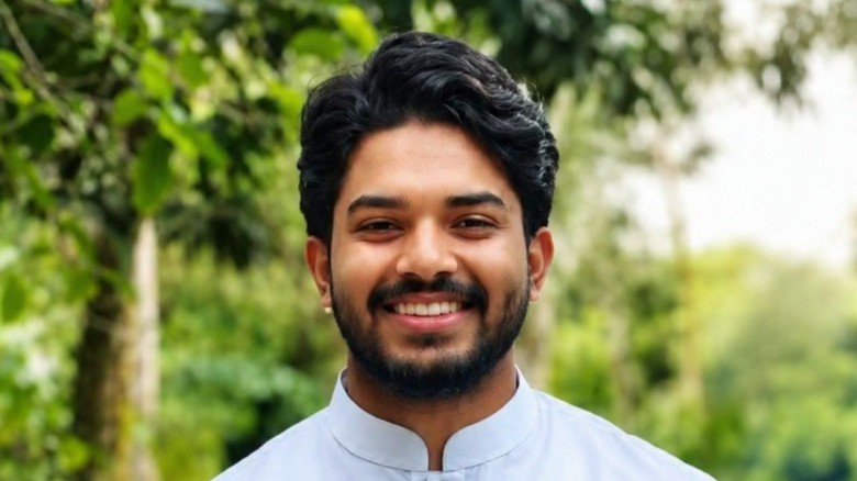 ইস্ট ওয়েস্ট ছাত্রদলের নেতৃত্বে আনিছুল আলম