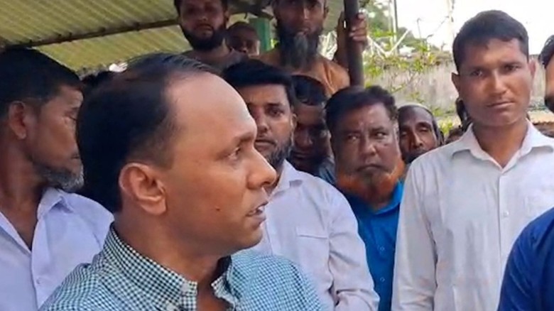 দেয়ালে শেখ মুজিবের উক্তি: সাব-রেজিস্ট্রারকে তলব