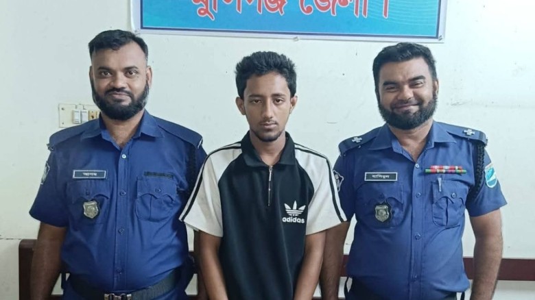 গজারিয়ায় গাঁজাসহ মাদক কারবারি আটক