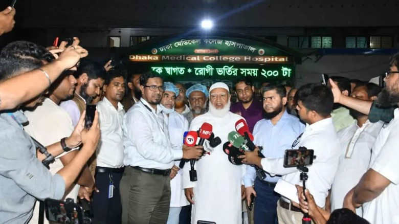 আইসিইউতে ডা. নাসিরকে দেখতে গেলেন জামায়াত আমির শফিকুর রহমান