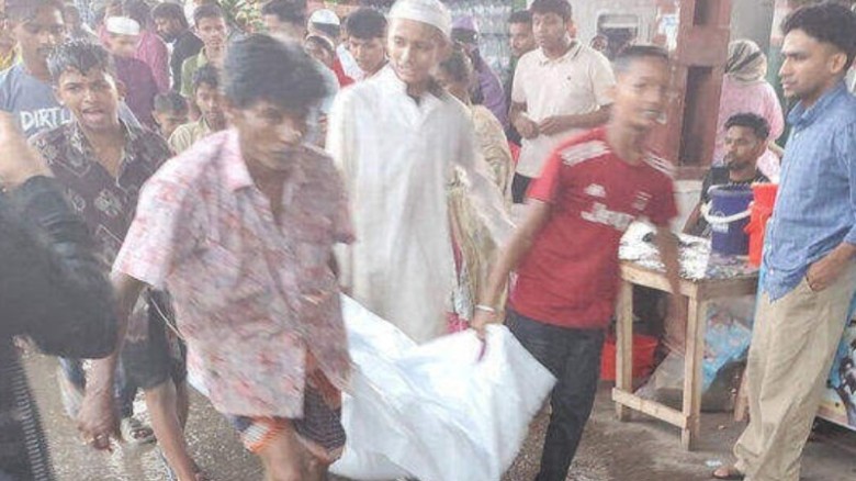 ঘোড়াশালে বজ্রপাতে ট্রেনের ছাদের যাত্রী নিহত