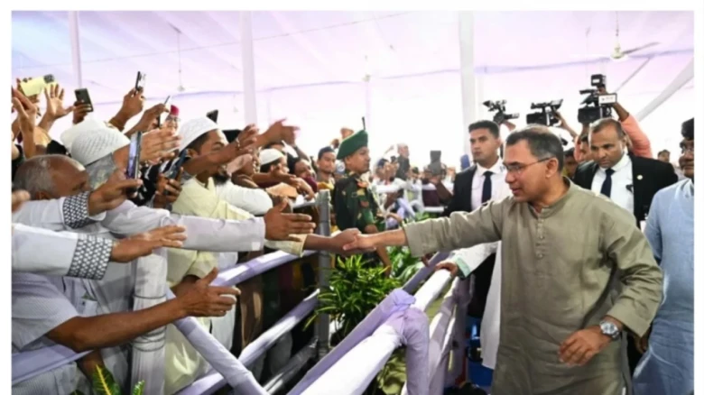 প্রধানমন্ত্রীকে কাছে পেয়ে আবেগাপ্লুত জাতীয় ঈদগাহের মুসল্লিরা