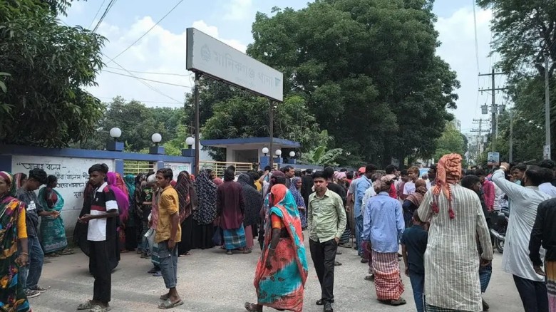 বিএনপি নেতার মুক্তির দাবিতে থানার সামনে বিক্ষোভ