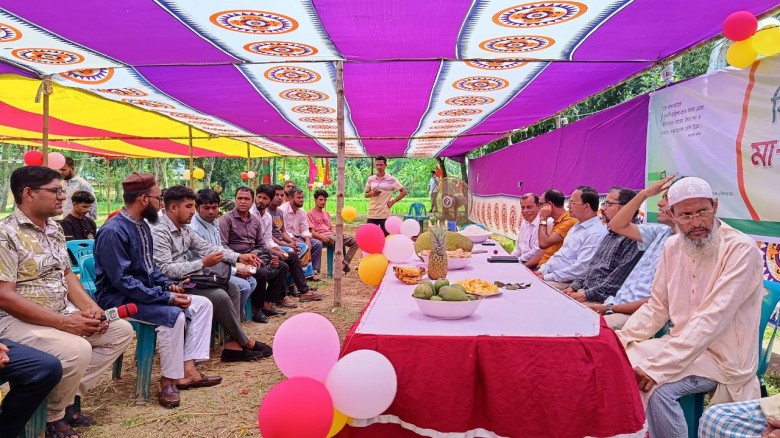 মা-বাবার সেবা করে পুরস্কার পেলেন ৭ জন