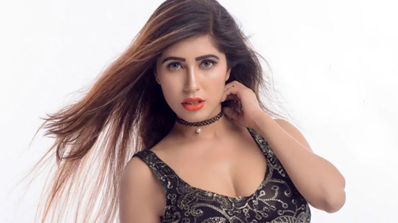 পোশাক নিয়ে হেনস্তার অভিযোগে নায়লা নাঈমের ক্ষোভ